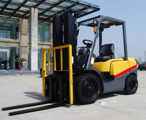 2.5 Ton Heavy Machinery Forklift , Automatic Warehouse Material Handling Equipment